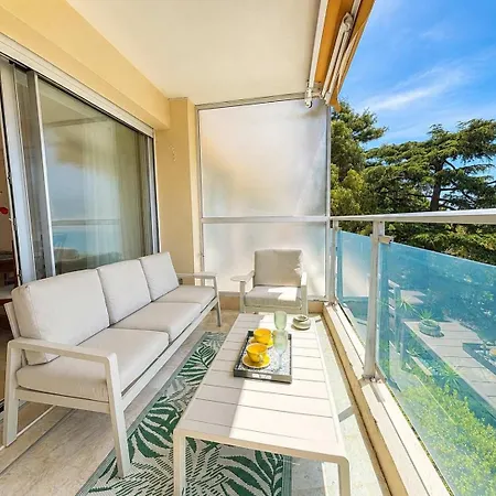 Lucia - Sea View- Pool- Walking Distance شقة كان